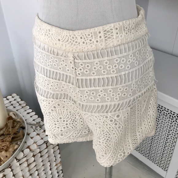 High Waist White Lace Shorts - Picture 1 of 3